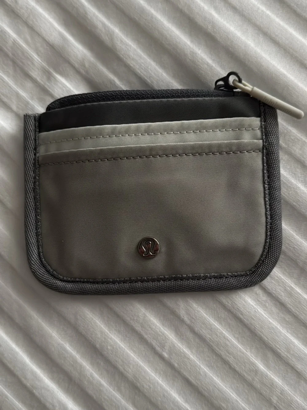 lululemon athletica Gray Compact Zip Card Wallet